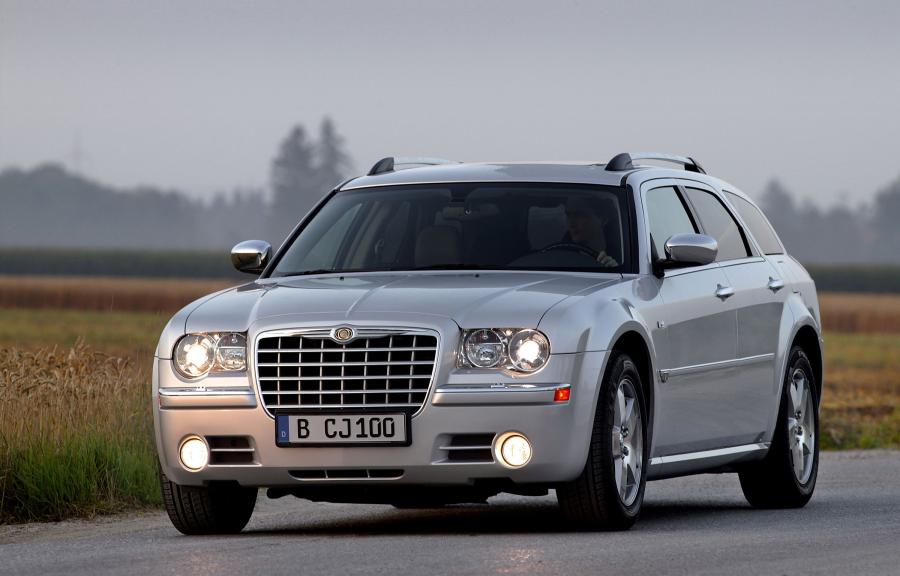  Chrysler 300C Touring 2005 года  (фото 34 из 44)